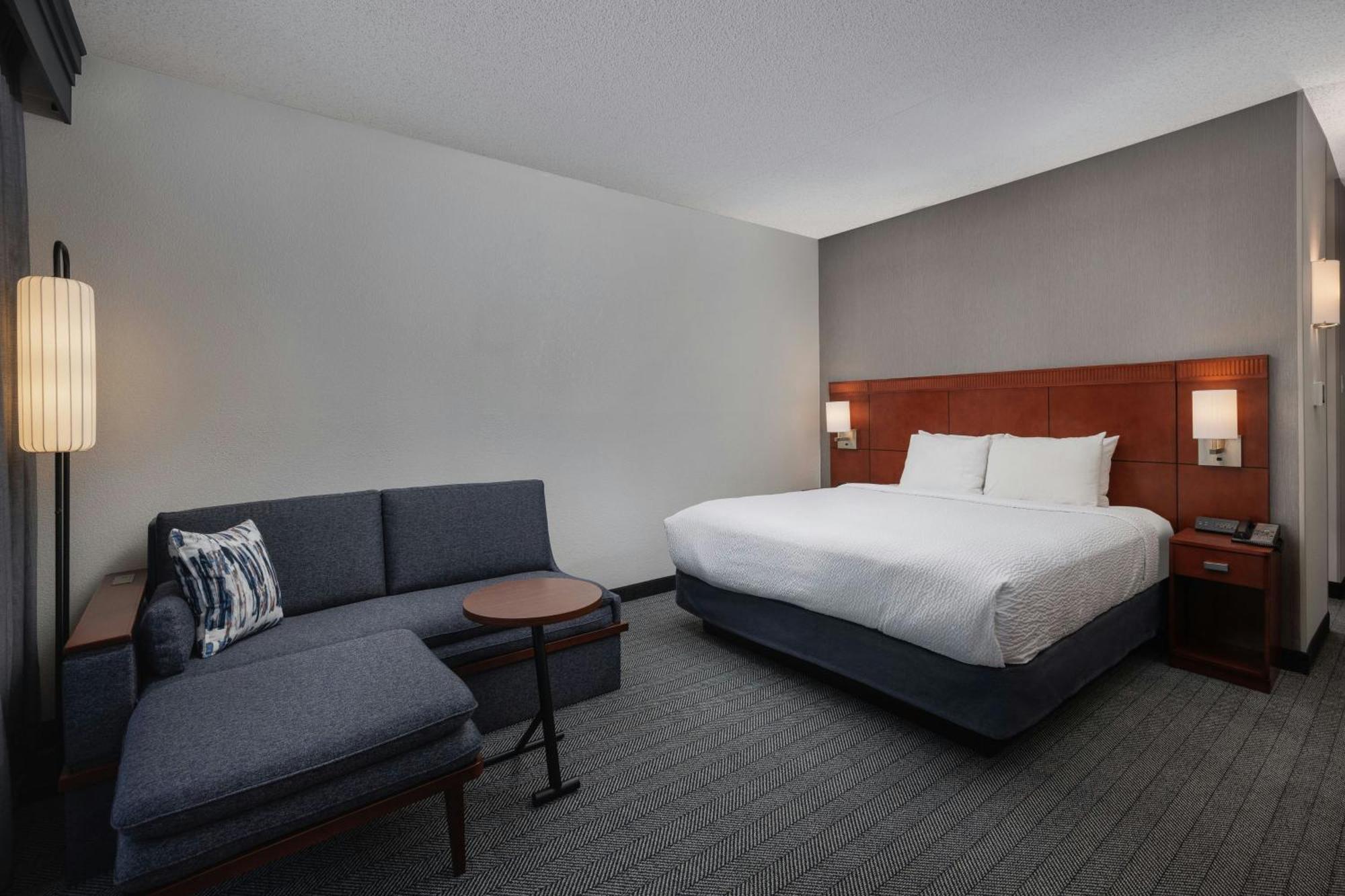 Courtyard By Marriott Denver Central Park Exteriör bild