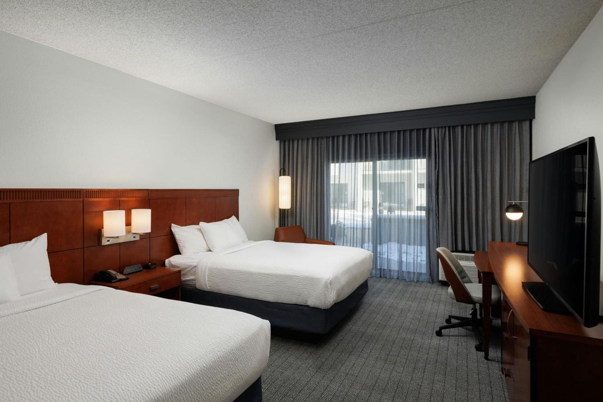 Courtyard By Marriott Denver Central Park Exteriör bild