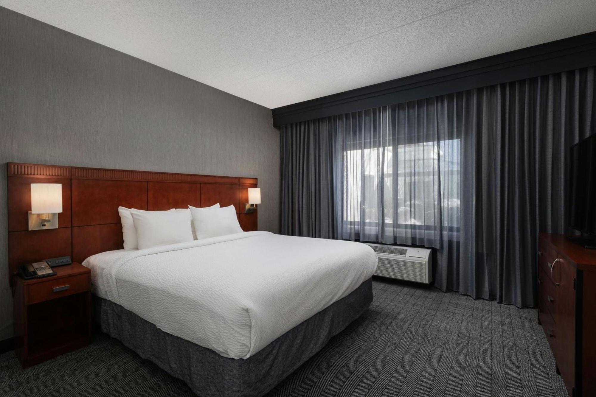 Courtyard By Marriott Denver Central Park Exteriör bild