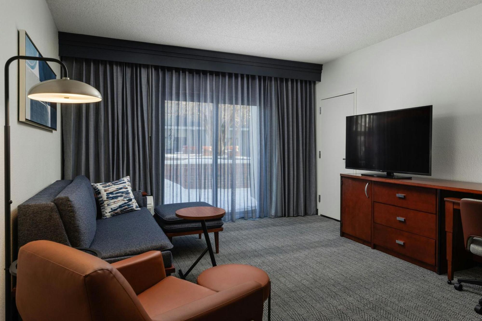 Courtyard By Marriott Denver Central Park Exteriör bild