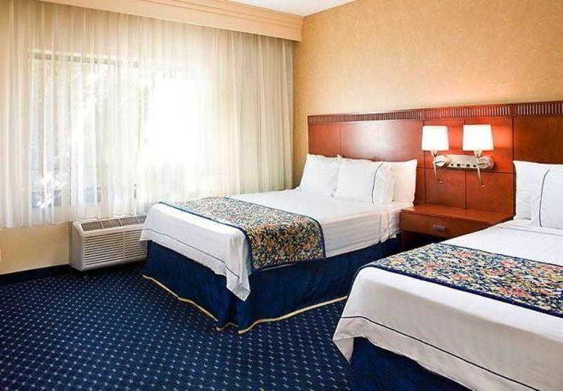 Courtyard By Marriott Denver Central Park Rum bild