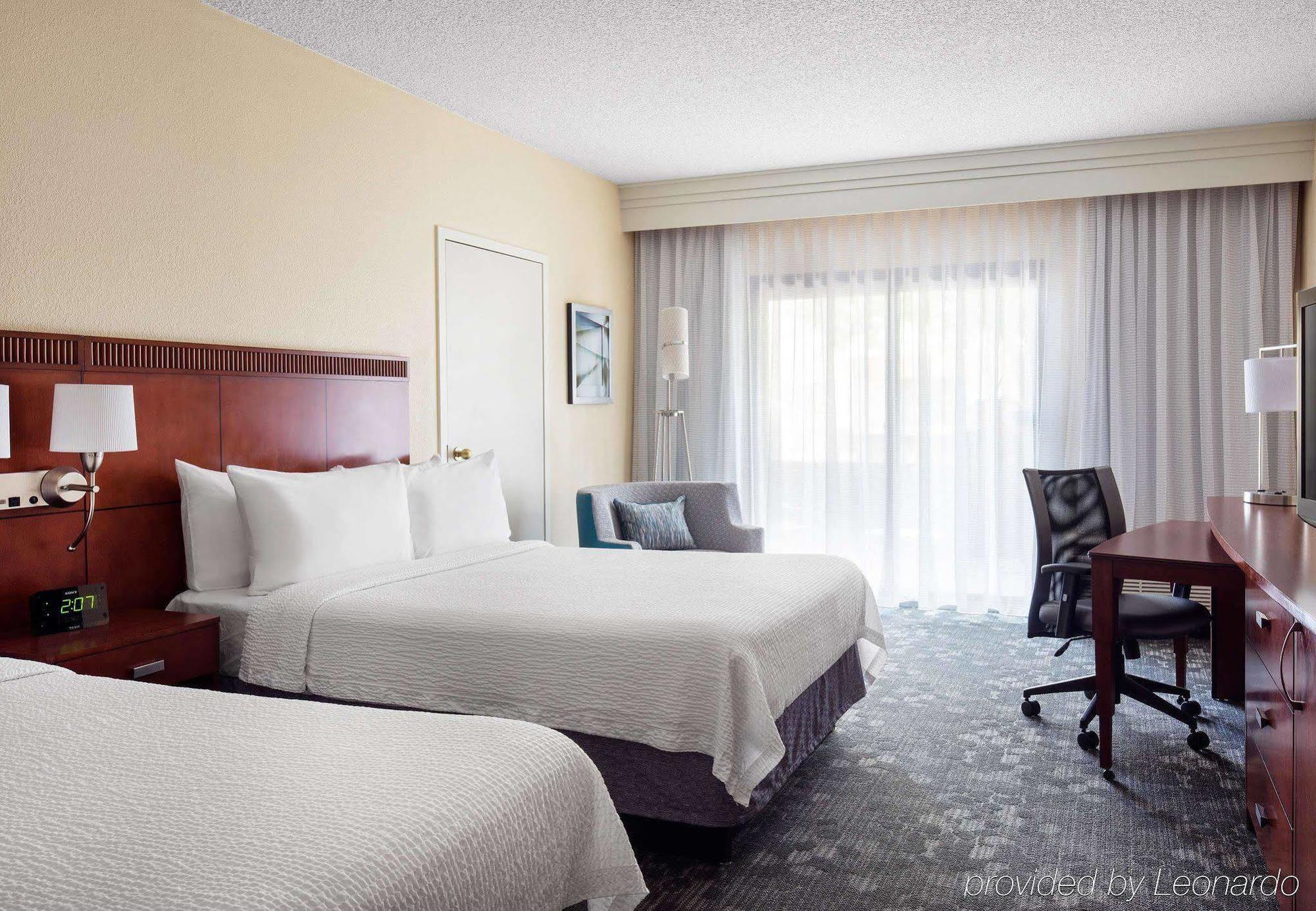 Courtyard By Marriott Denver Central Park Exteriör bild