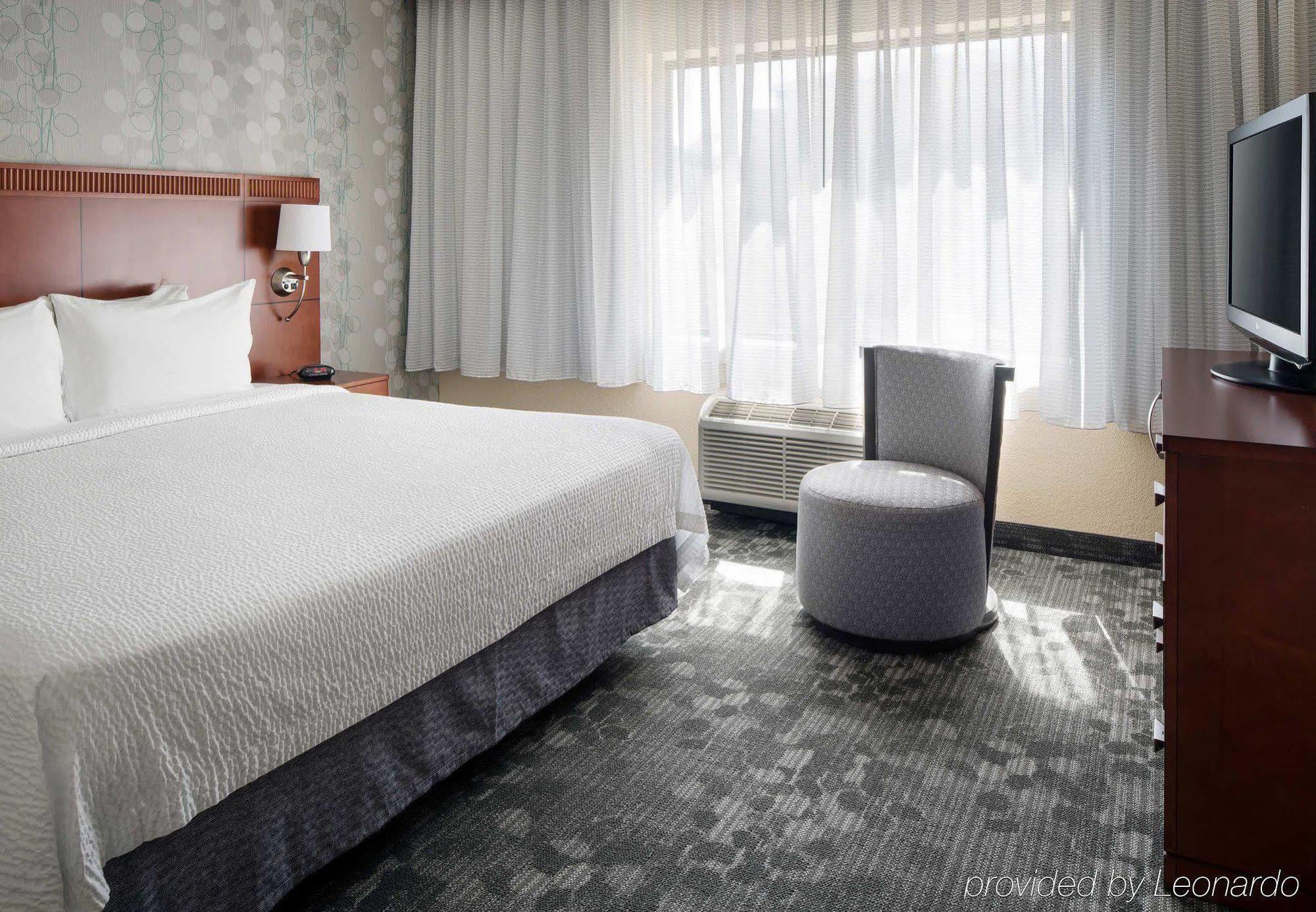 Courtyard By Marriott Denver Central Park Exteriör bild